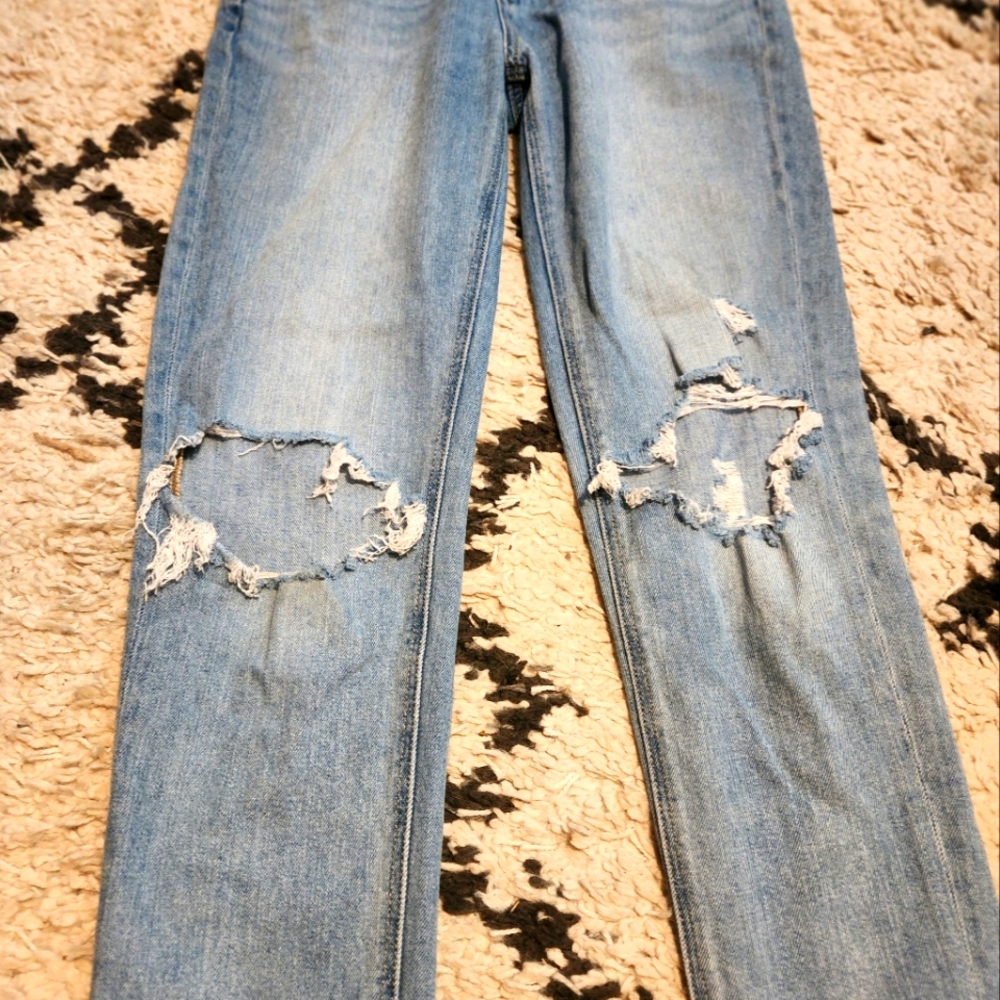 American Eagle "Mom jean" Jeans Size 00- juniors size - Picture 2 of 9